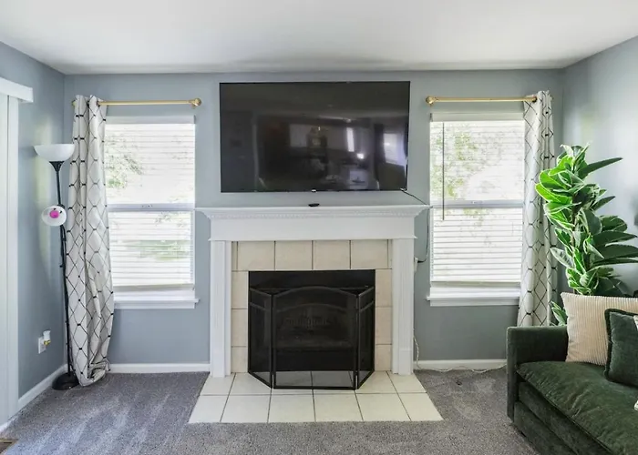 Modern Comfort - Stylish 3br Getaway Holiday home