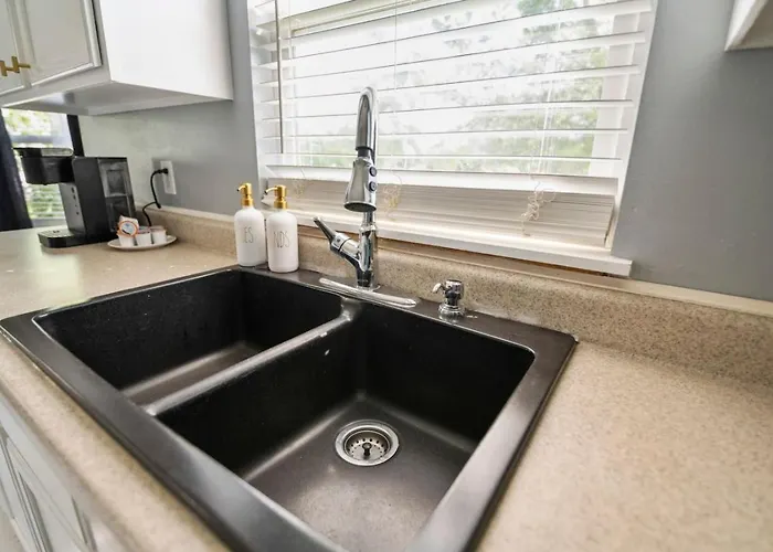 Holiday home Modern Comfort - Stylish 3br Getaway *