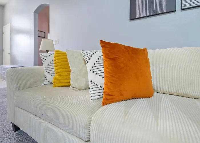 Modern Comfort - Stylish 3br Getaway Holiday home