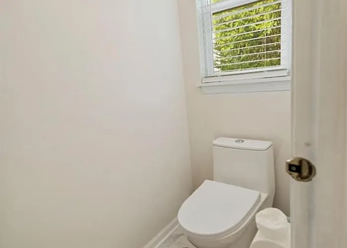Modern Comfort - Stylish 3br Getaway Holiday home Loves Park