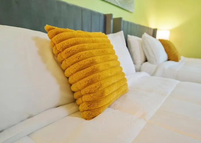 Holiday home Modern Comfort - Stylish 3br Getaway