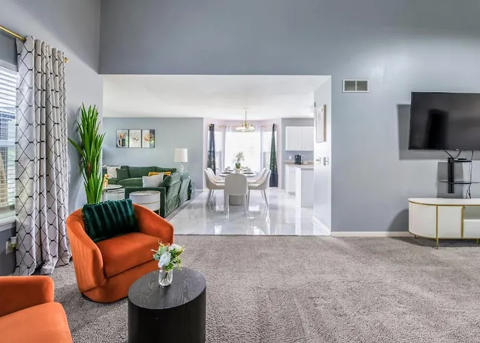 Holiday home Modern Comfort - Stylish 3br Getaway Loves Park