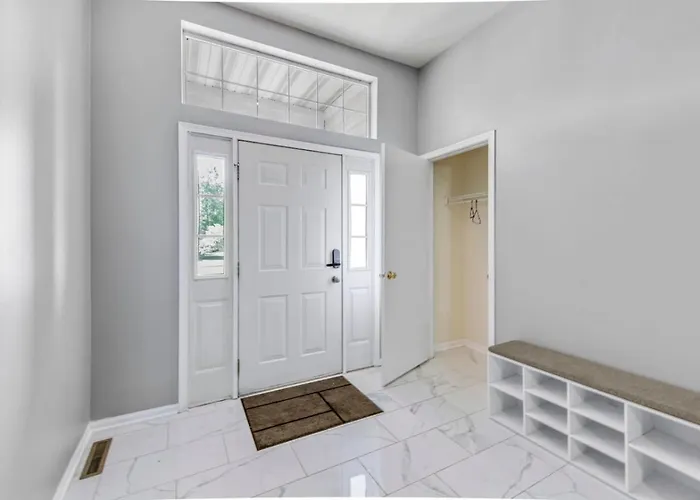 Holiday home Modern Comfort - Stylish 3br Getaway *