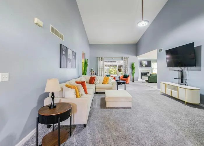 Modern Comfort - Stylish 3br Getaway *