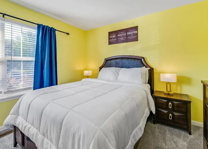 Holiday home Modern Comfort - Stylish 3br Getaway *